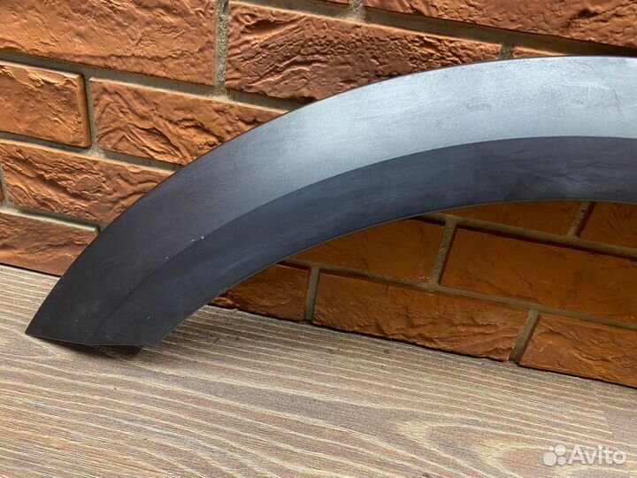 Накладка крыла заднего правого Volvo V90 CC 2017+