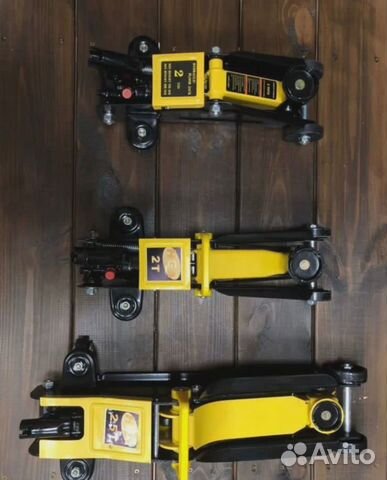 Домкрат подкатной от 2 тонн