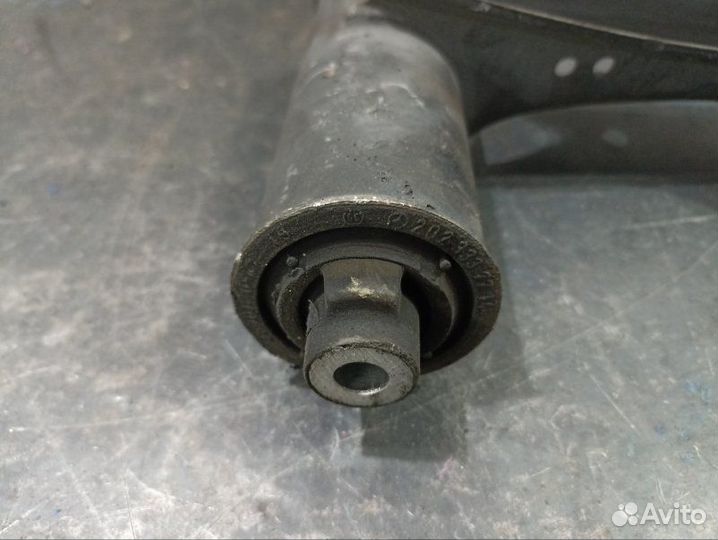 Рычаг верхний передний правый Chrysler Crossfire