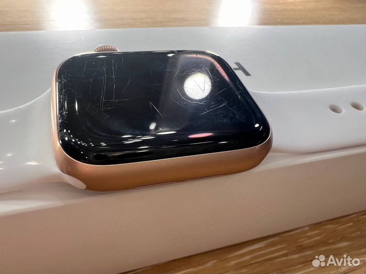 Часы apple watch se 40mm