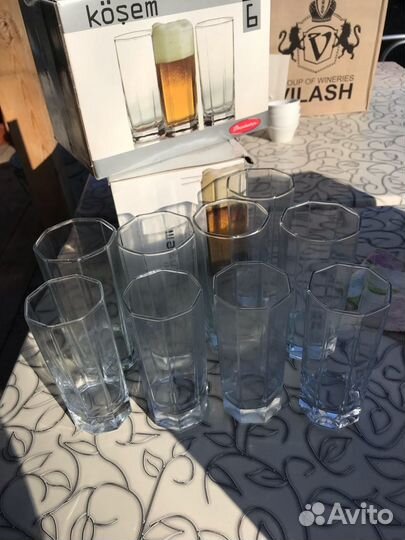 Много различной посуды для кафе и дома