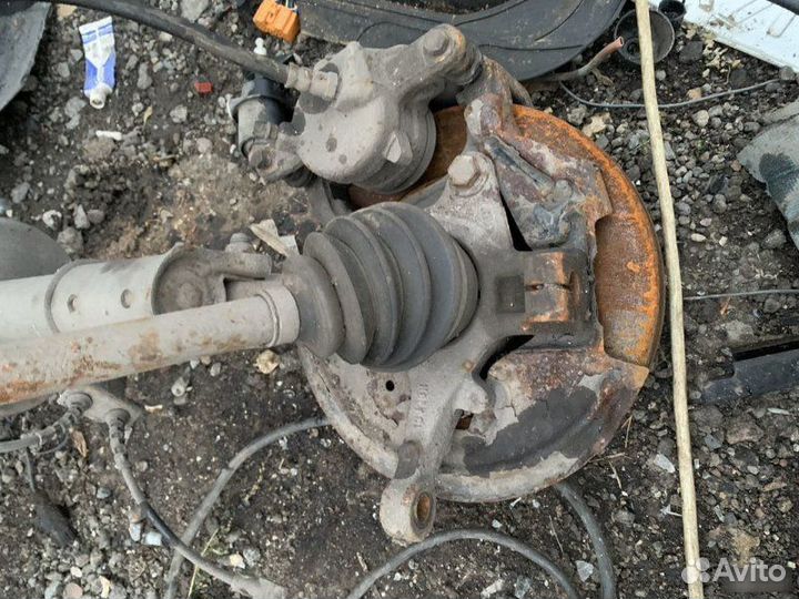 Кулак передний левый Лада Ларгус K4M