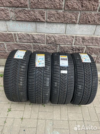 Pirelli Winter Sottozero 3 245/45 R19 102V