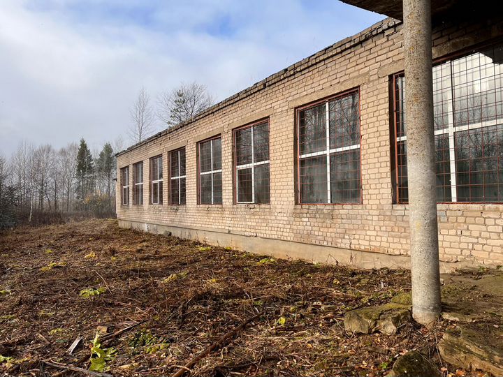 Здание, 1050 м²