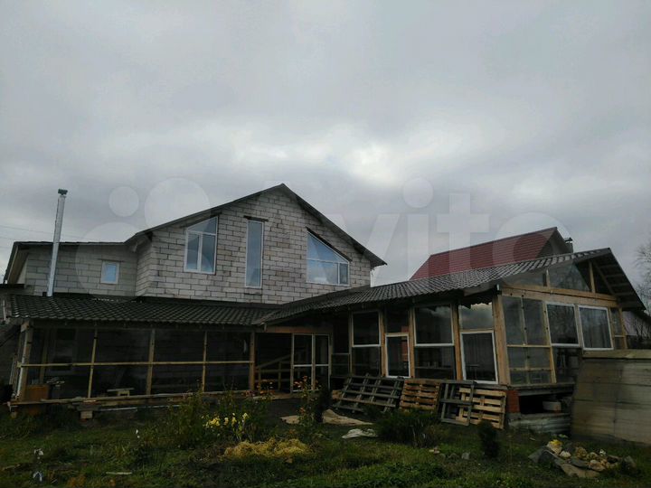 Дом 200 м² на участке 20 сот.