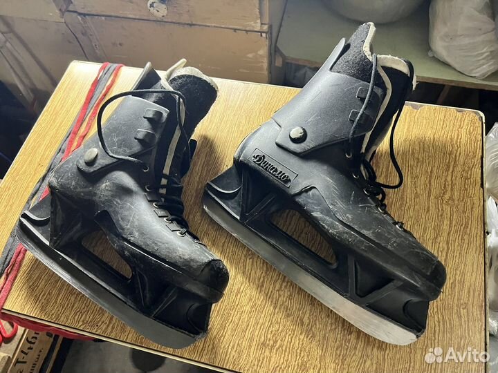 Коньки хоккейные р.43,5