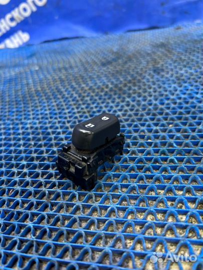 Кнопка центрального замка Cadillac Cts 1 седан LP1