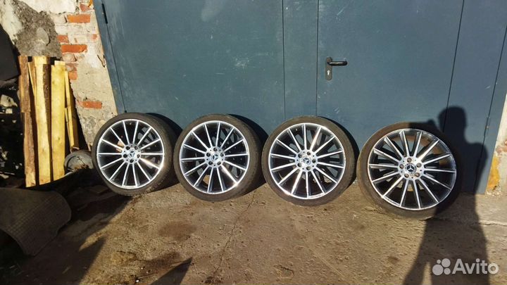 Комплект оригинальных дисков с резиной