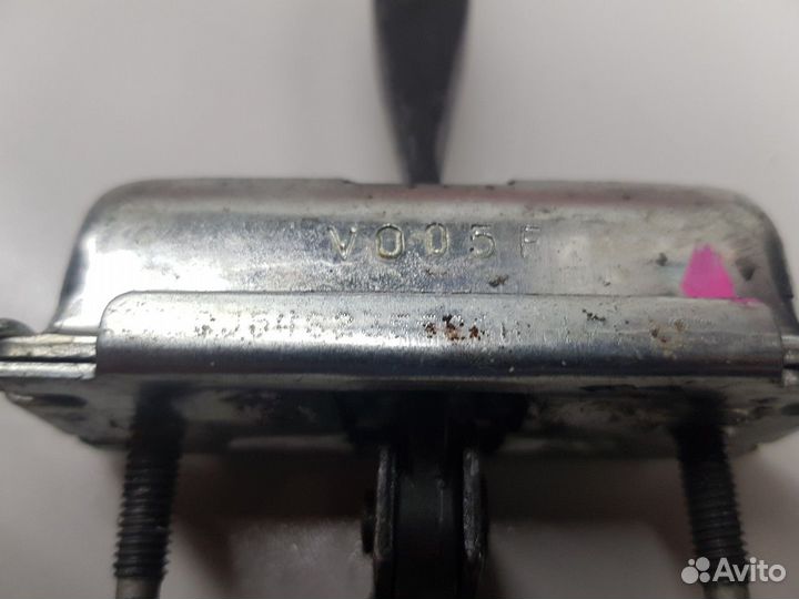 Ограничитель двери (передний правый) (Ford Kuga)