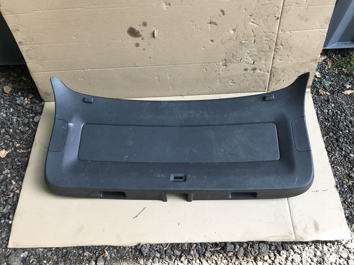 Обшивка двери багажника Volkswagen Tiguan 11-17