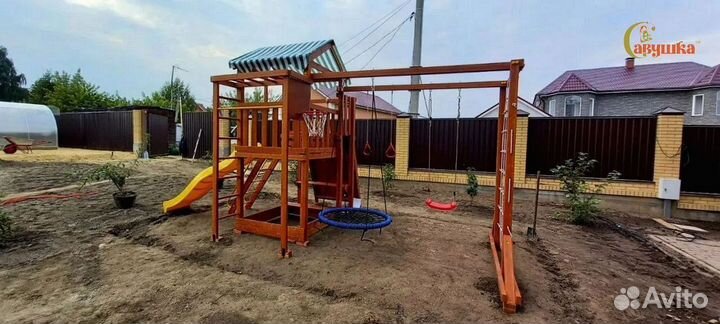 Детский спортивный комплекс с крышей