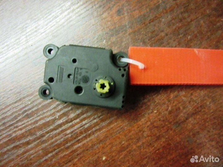 Моторчик заслонки печки Citroen Xsara Picasso 1