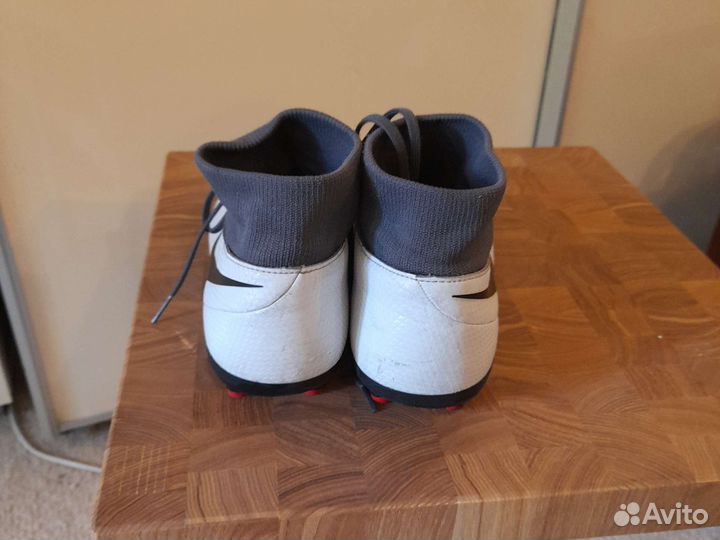 Футбольные бутсы nike