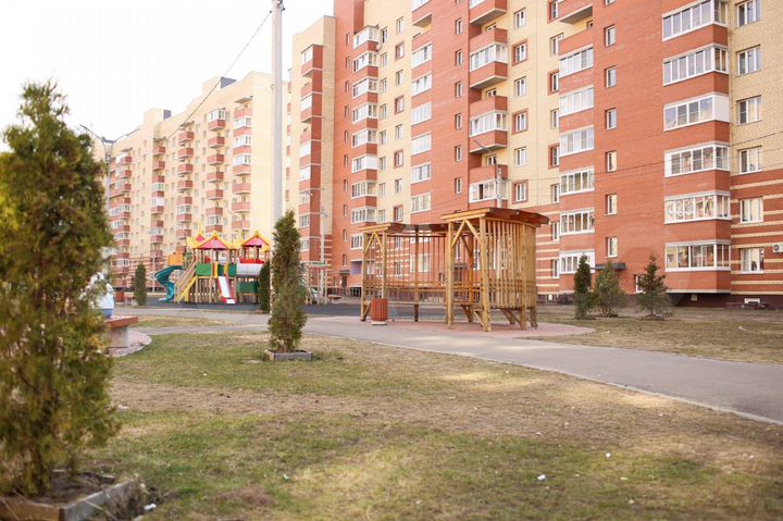 2-к. квартира, 58,2 м², 1/10 эт.