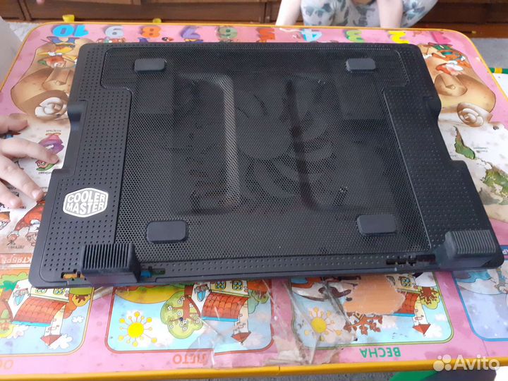 Подставка с охлаждением для ноутбука