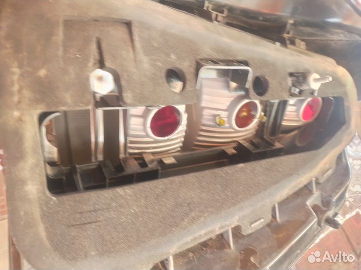 Фара левая задняя