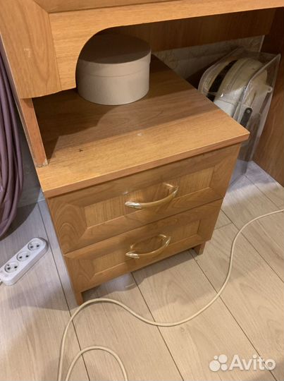 Трюмо с зеркалом