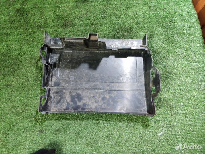 Крышка аккумулятора Renault Megane 3