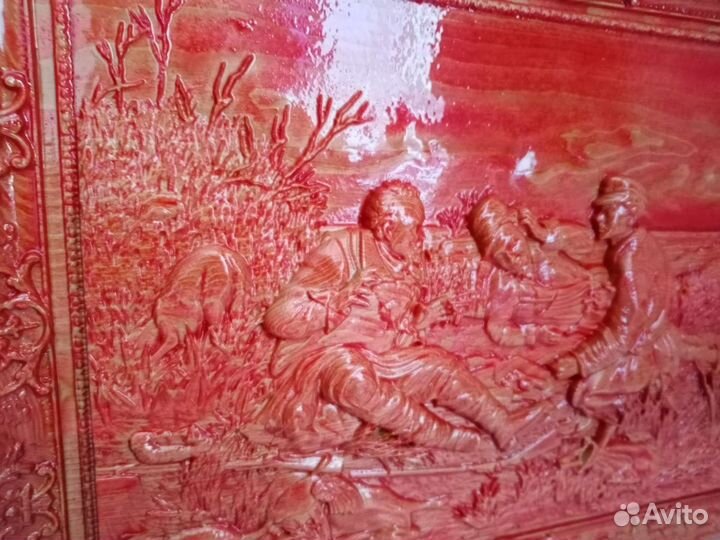 Деревянное резное панно