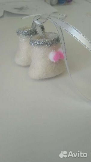 Сувенирные валенки-шептуны