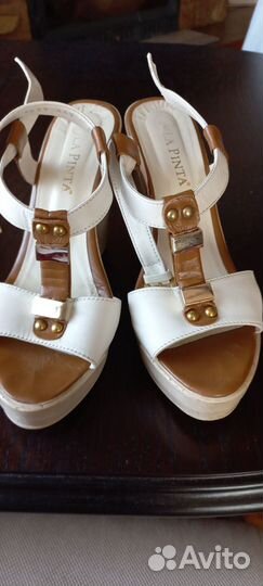 Босоножки на танкетке 38