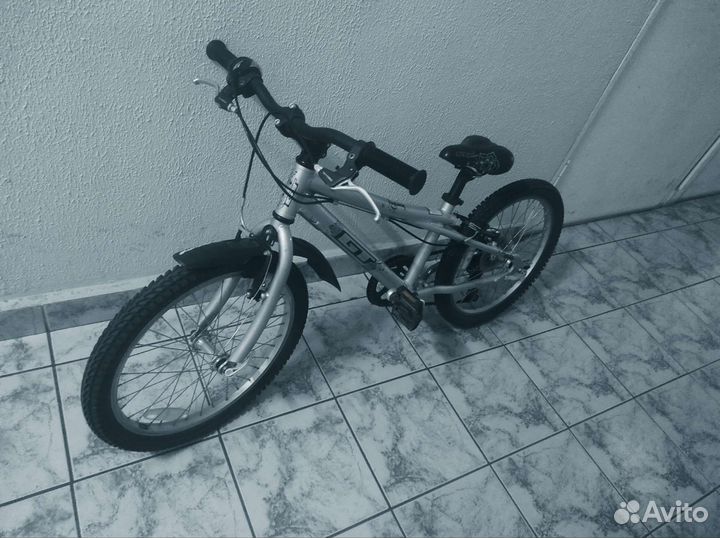 Велосипед для девочки бу gt laguna на 6-10 лет