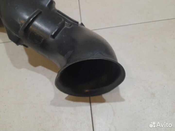 Патрубок воздушного фильтра VW Touareg NF / FL