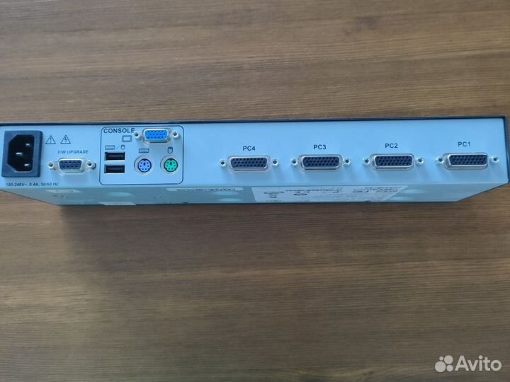 Консольный коммутатор HP 1X4 AF 611A