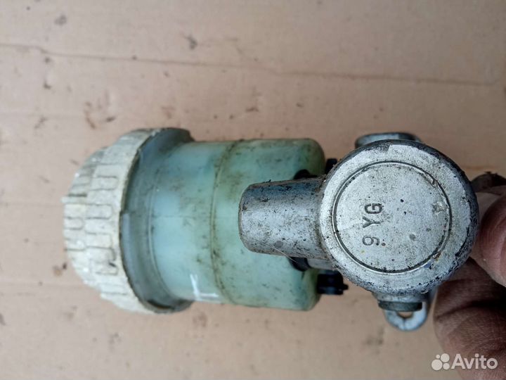 Mitsubishi Pajero Sport главный тормозной цилиндр