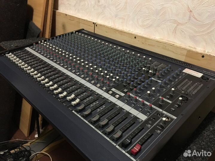 Микшерный пульт Yamaha MG24/14fx концертный