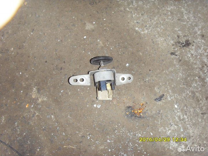 Кнопка подсветки панели приборов Тойота Карина Е