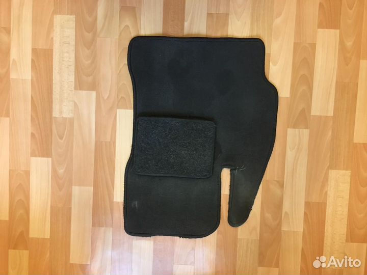 Автомобильные коврики для Тойоты