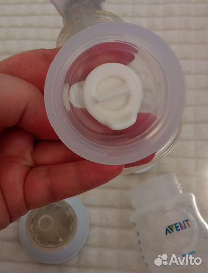 Молокоотсос ручной Avent Natural, термонакладки