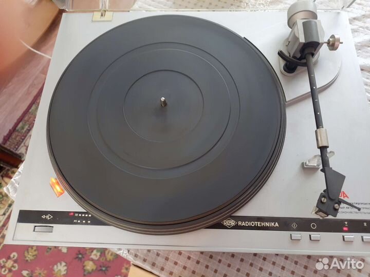 Проигрыватель винила СССР