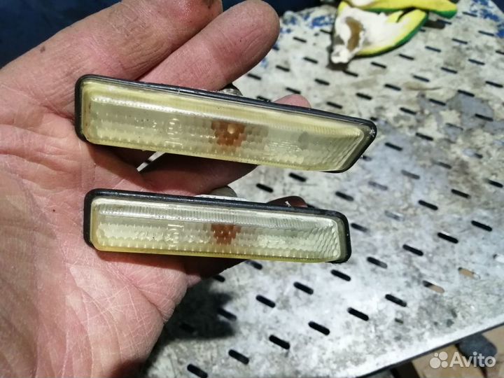 Повторитель поворота в крыло белый BMW X5 e53