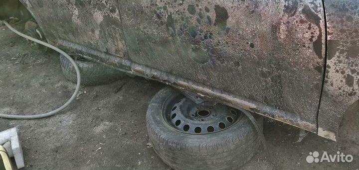 Правая средняя стойка кузова авенсис т250