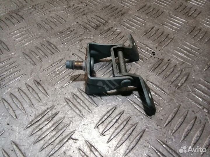 Петля багажника правая Hyundai Getz 2002-2010