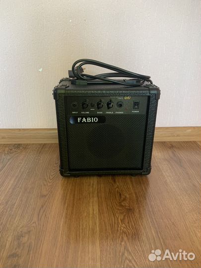 Гитарный комбоусилитель 10 ватт