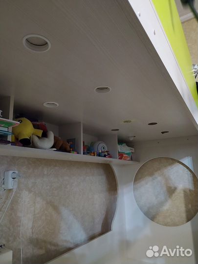 Кровать двухьярусная