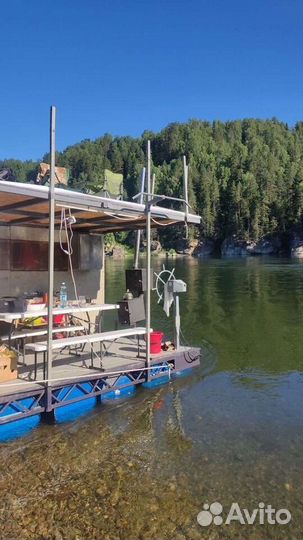 Хаусбот дом на воде плот