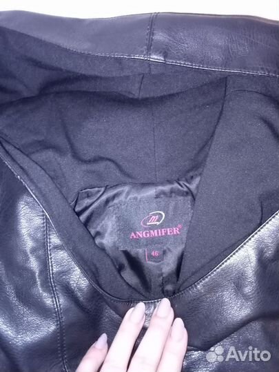 Продам куртку женскую