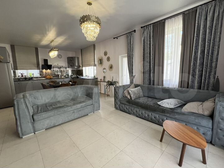 Коттедж 240 м² на участке 6 сот.