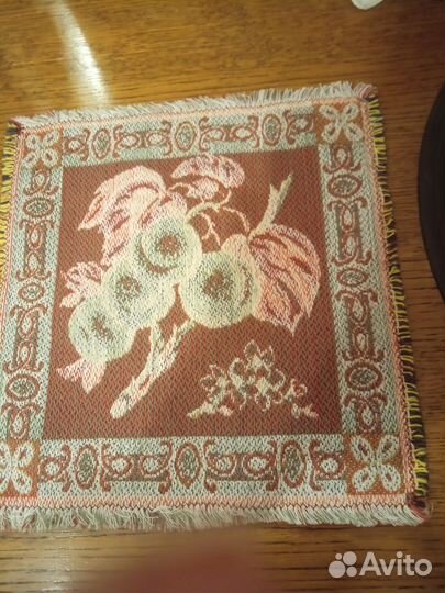 Салфетка из гобелена 25х25см