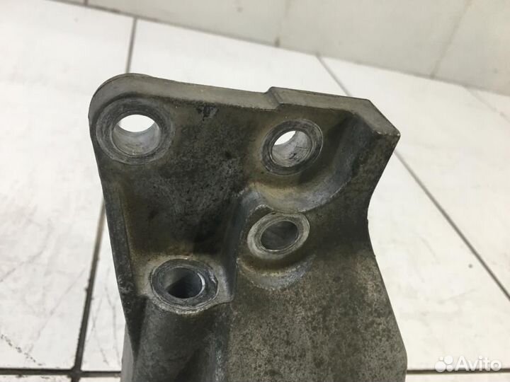 Кронштейн двигателя правый Infiniti EX EX37 J50