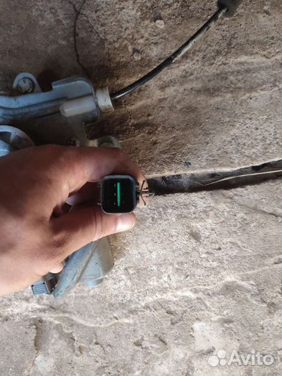 Стеклоподъемник задний правый Opel Antara c140