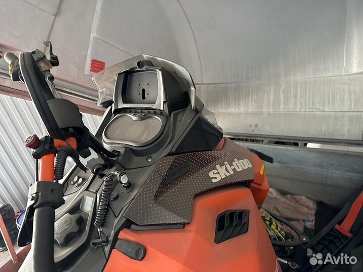 SKI-DOO sammit X 154 800R etec