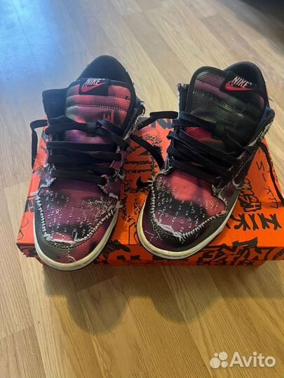 Nike dunk low,graffiti