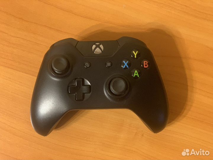 Xbox One X 1TB белый