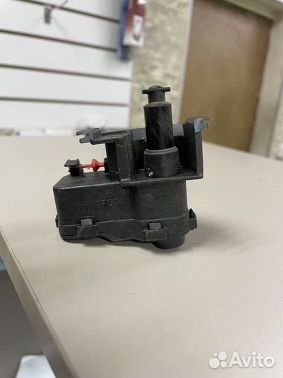 Активатор лючка бензобака Ауди А4 Б8 А5 Ку5