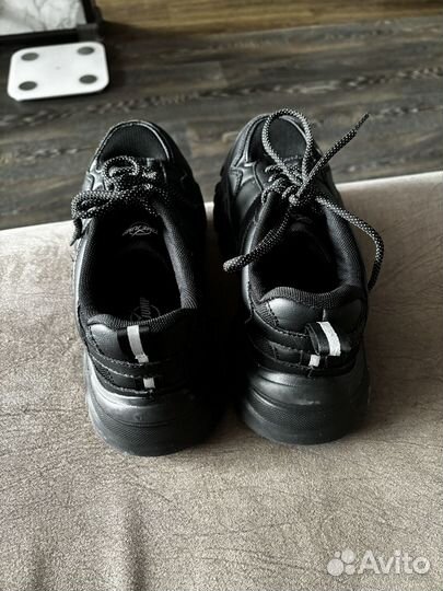 Кроссовки женские 36 размер
